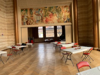 La salle en attente de visiteurs